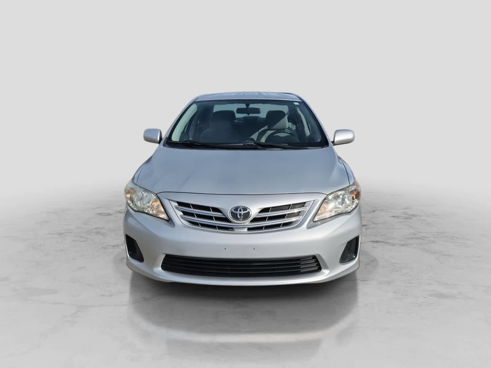 Used 2013 Toyota Corolla LE FWD image 3
