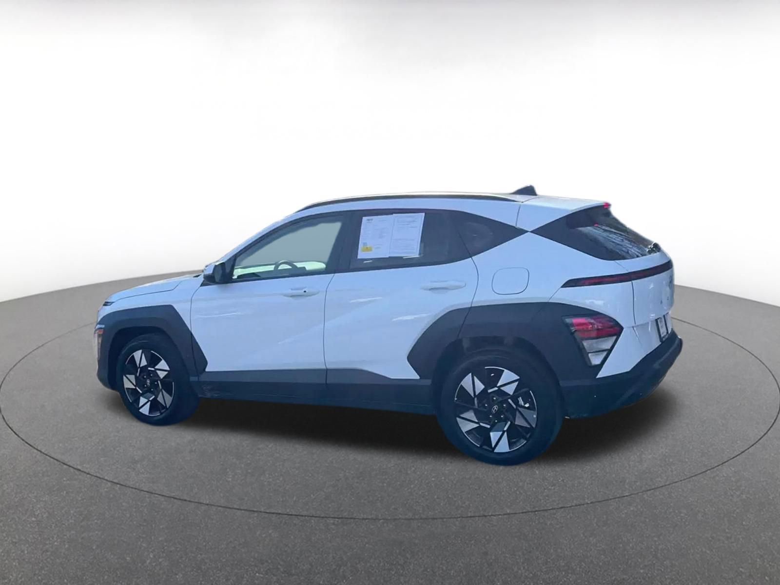 Used 2025 Hyundai Kona SEL image 10