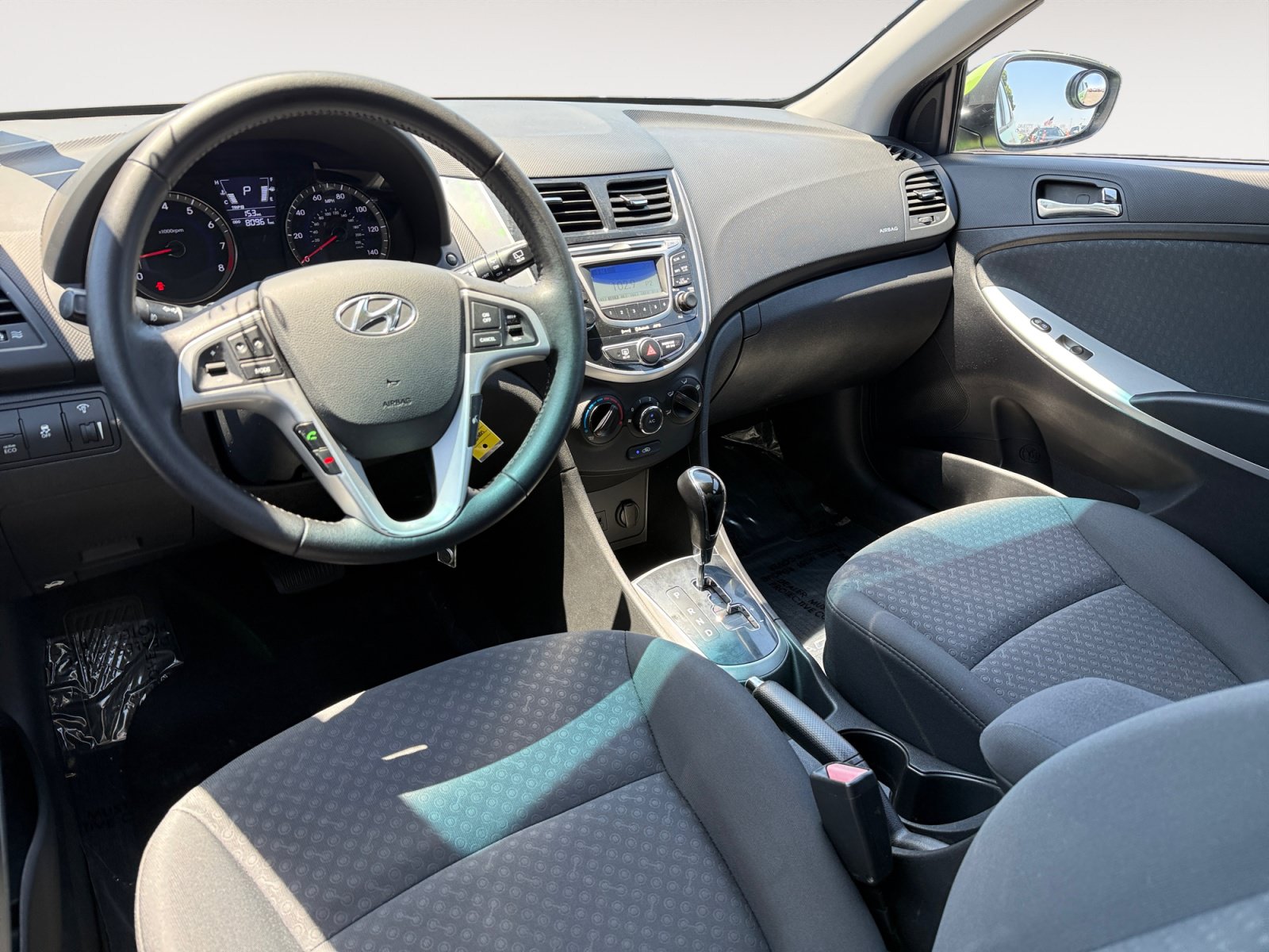 Used 2012 Hyundai Accent SE FWD image 15