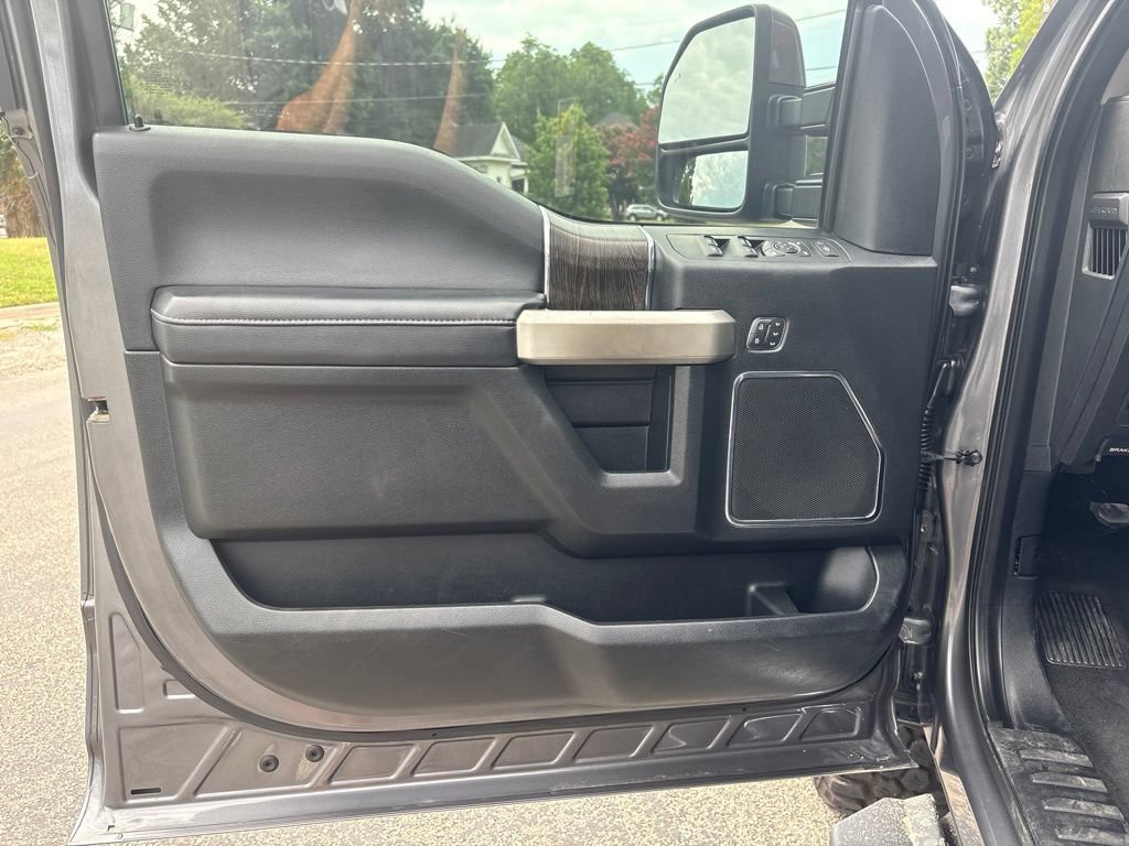 Used 2021 Ford F250 Lariat w/ Lariat Ultimate Package AWD/4WD image 13