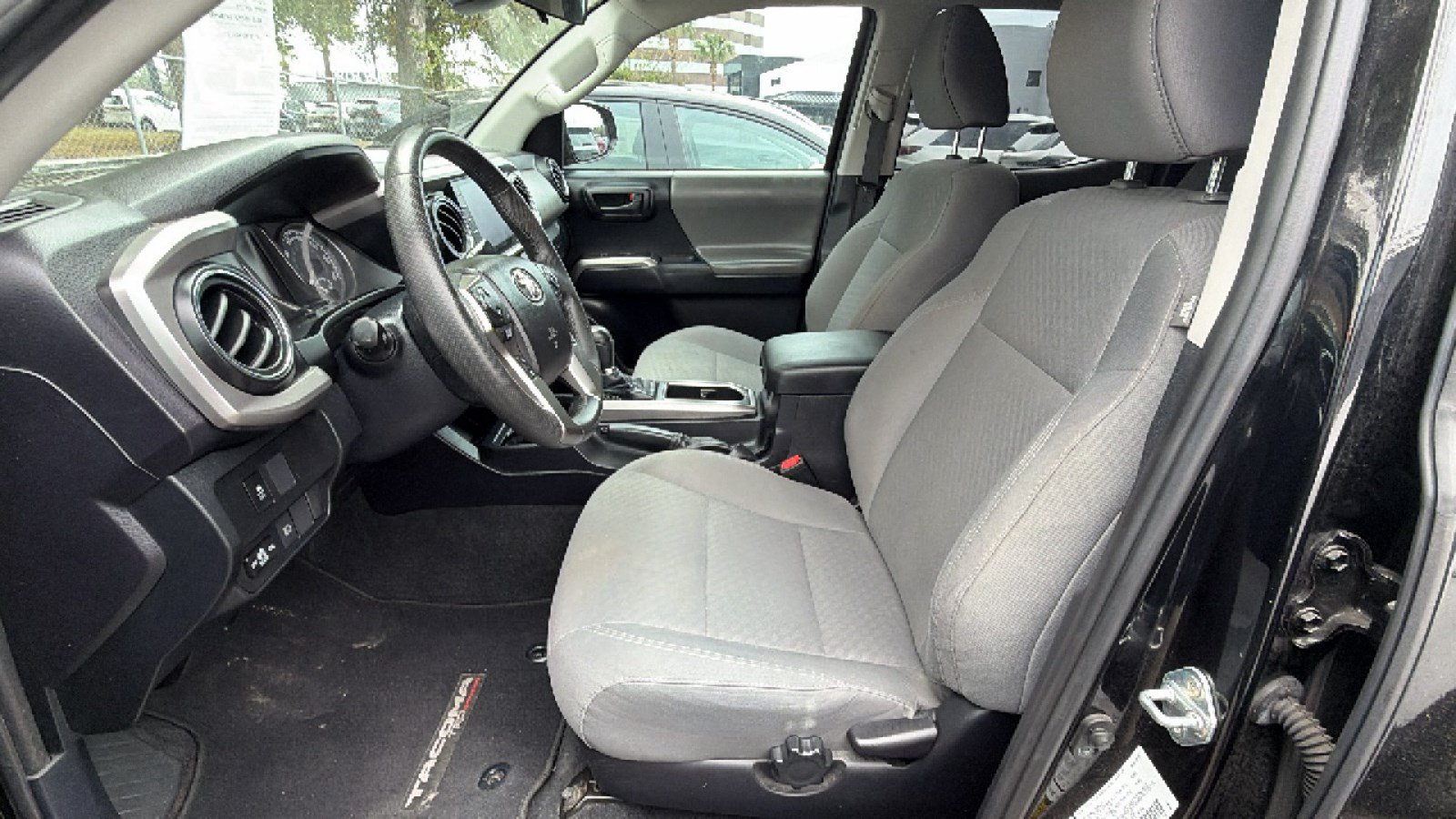 Used 2021 Toyota Tacoma SR5 w/ SR5 Appearance Package (SM) RWD image 28