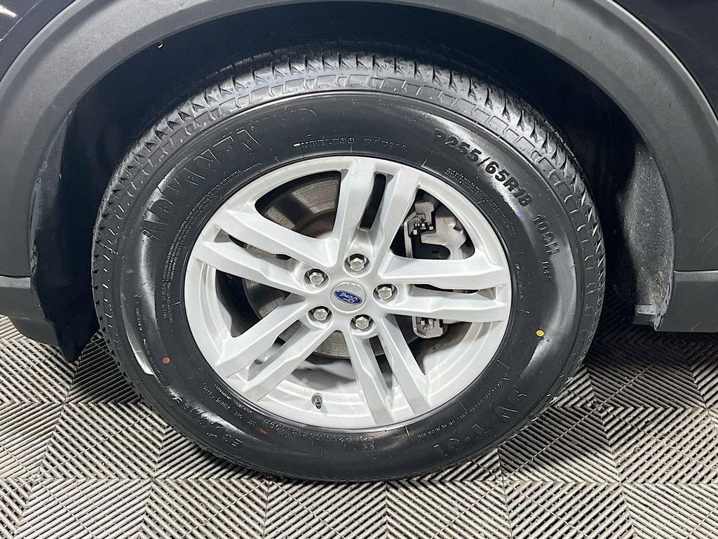 Used 2024 Ford Explorer XLT w/ Equipment Group 202A image 28