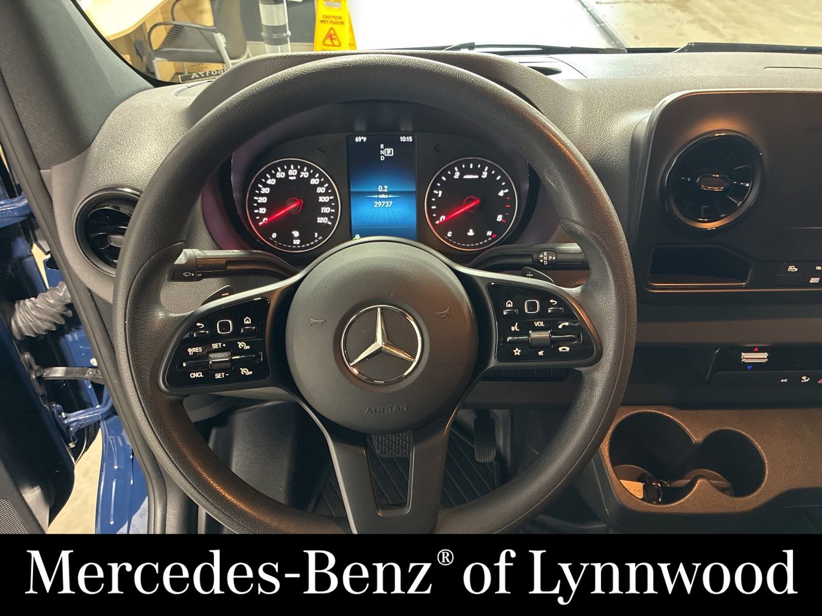 Used 2024 Mercedes-Benz Sprinter 2500 image 9