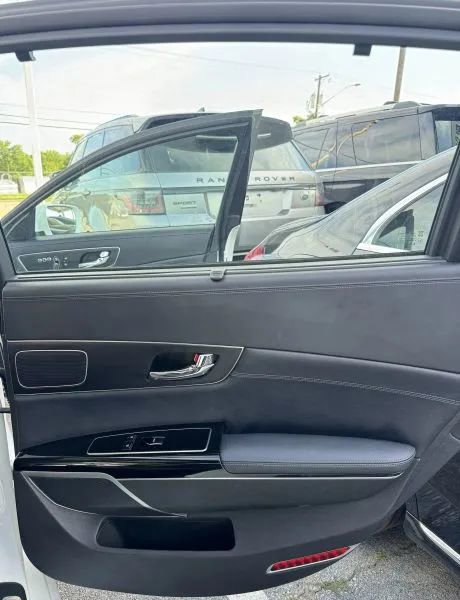 Used 2015 Kia K900 Premium RWD image 23