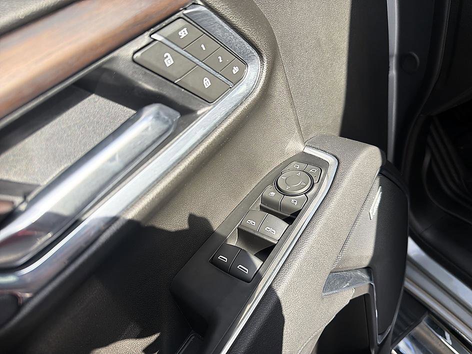 Used 2025 GMC Sierra 1500 SLT w/ SLT Premium Package image 10