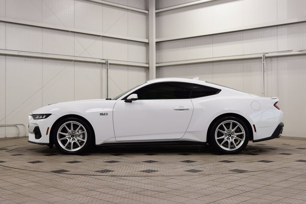 Used 2024 Ford Mustang GT Premium image 4