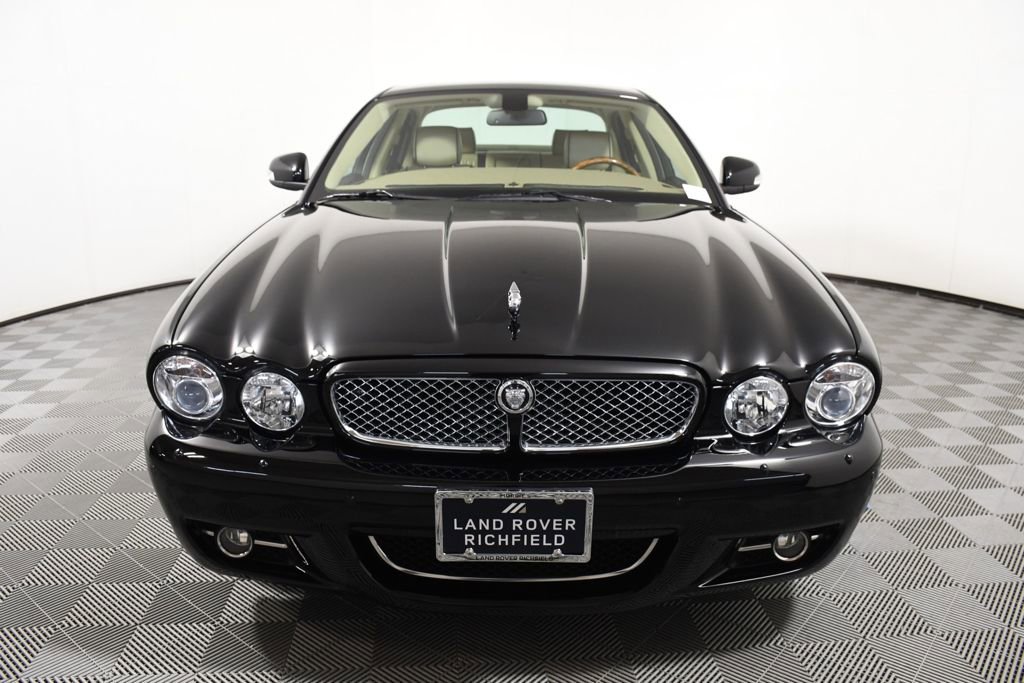 Used 2009 Jaguar XJ8 RWD image 10