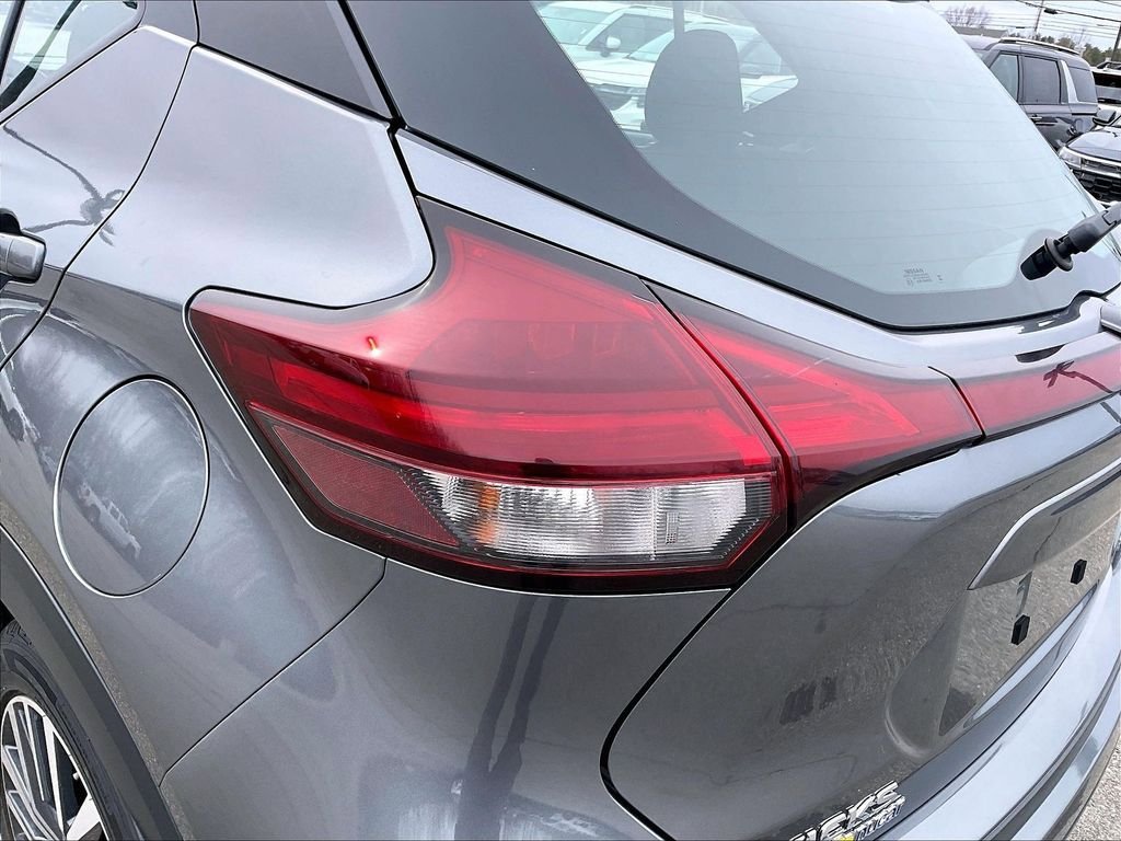 Used 2023 Nissan Kicks SV FWD image 30