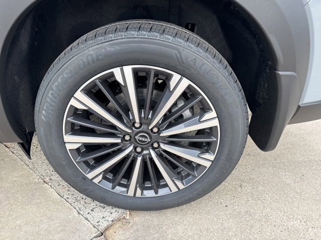 New 2026 Nissan Pathfinder Platinum AWD/4WD image 9