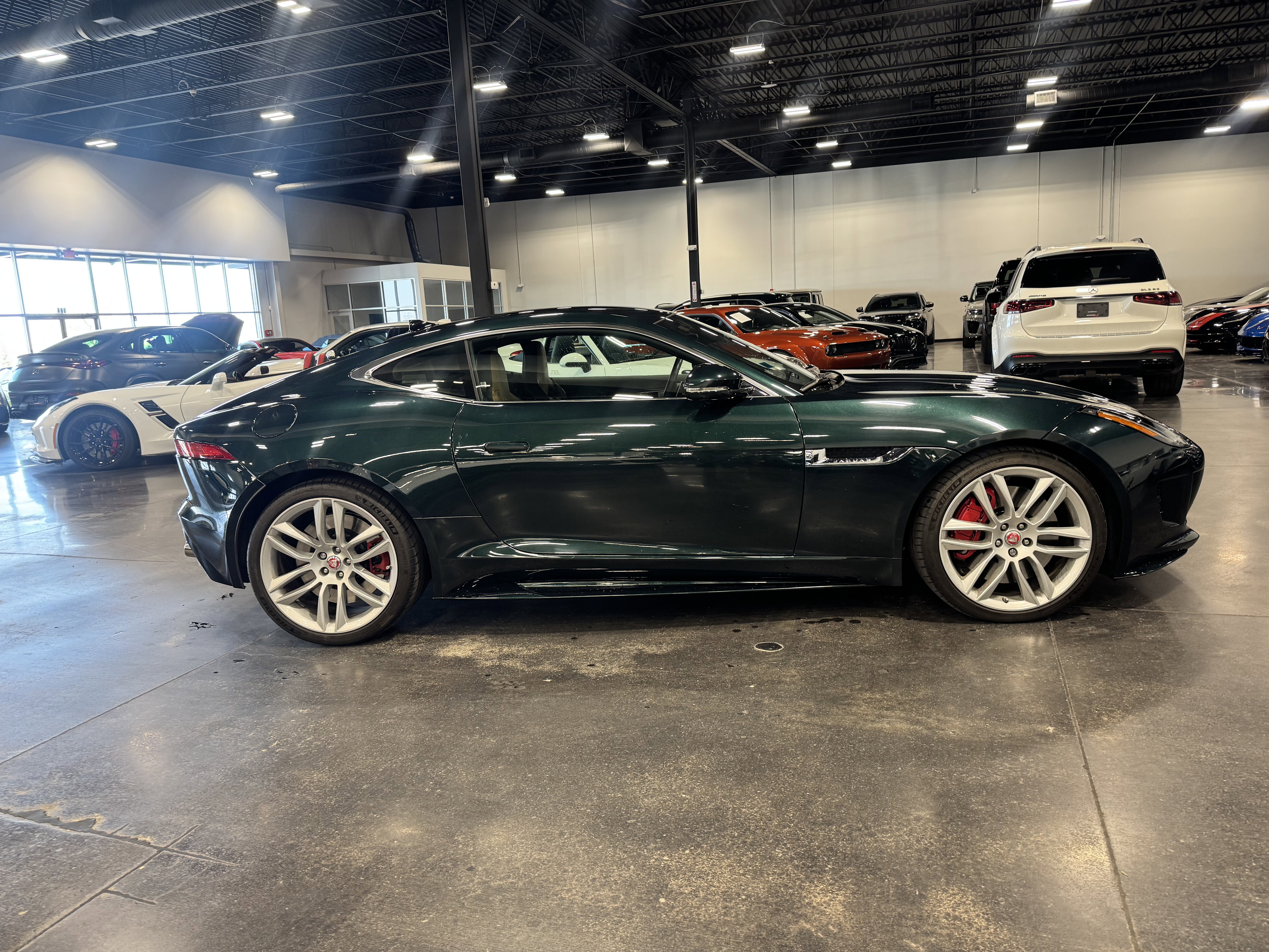 Used 2016 Jaguar F-TYPE R image 2