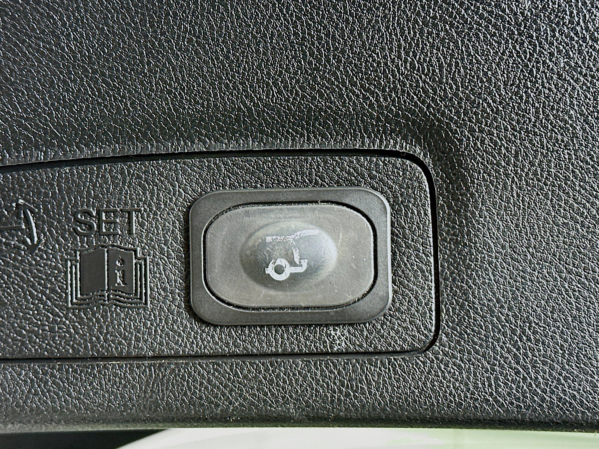 Used 2017 Lincoln MKC Select w/ Select Plus Package image 29