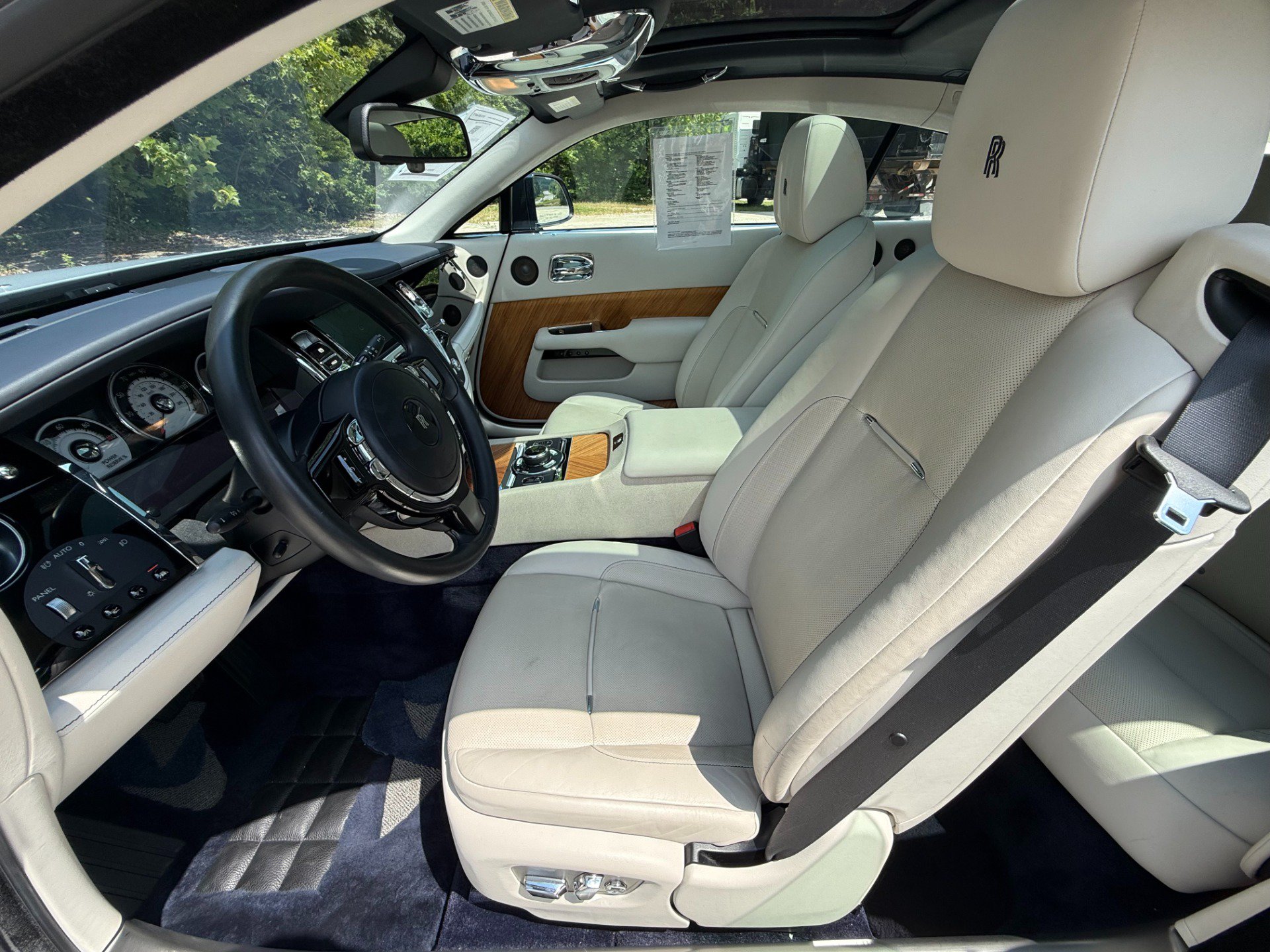 Used 2015 Rolls-Royce Wraith RWD image 10