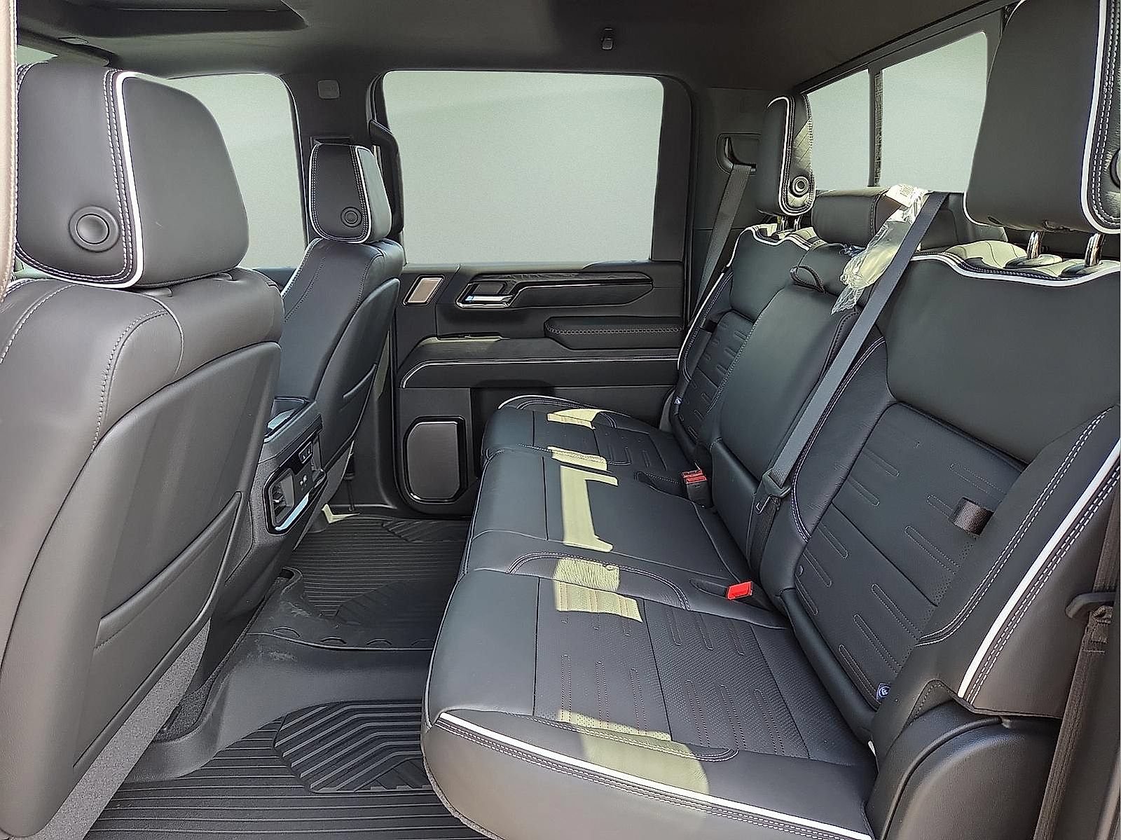 New 2026 GMC Sierra 2500 AT4X w/ AT4X AEV Edition AWD/4WD image 10