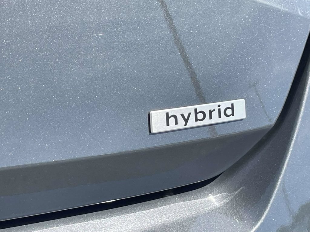 Used 2025 Hyundai Elantra Limited FWD image 9