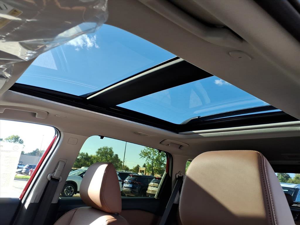 New 2026 Nissan Rogue Platinum image 10