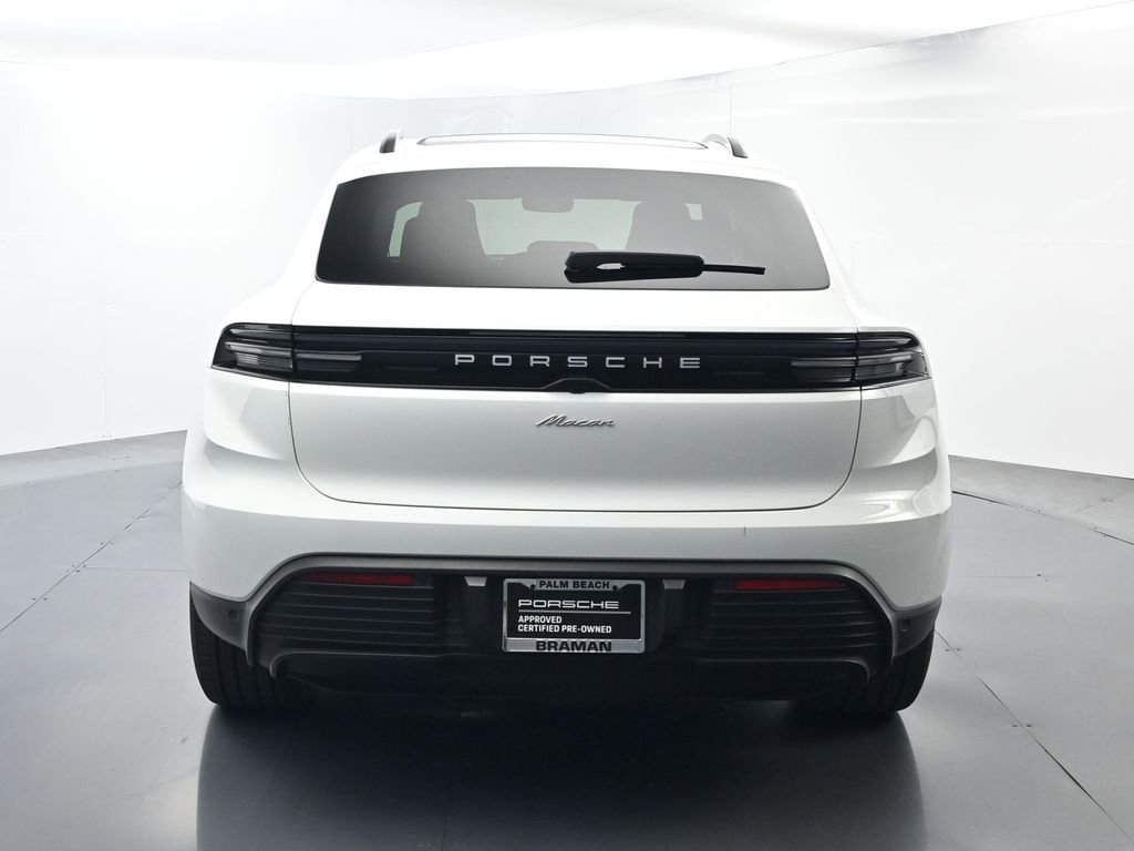 Certified 2025 Porsche Macan Electric image 13