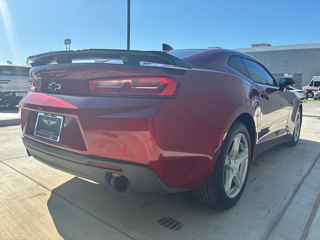 Used 2016 Chevrolet Camaro LT RWD image 4