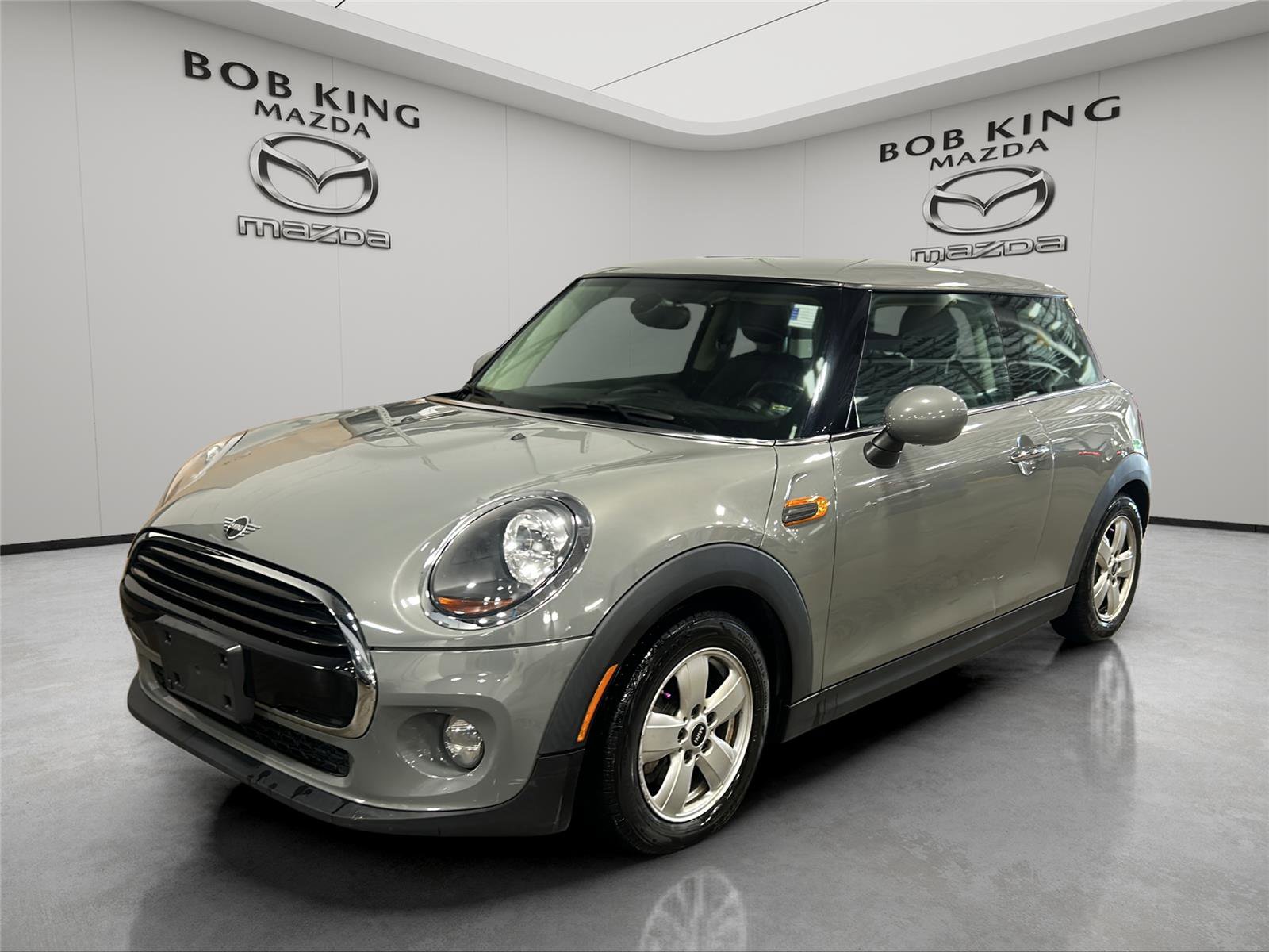 Used 2019 MINI Cooper 2-Door Hardtop w/ Storage Package FWD image 1