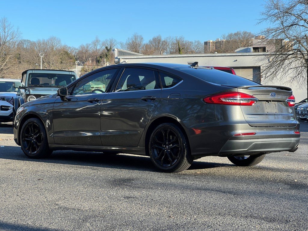 Used 2020 Ford Fusion SE w/ Equipment Group 151A image 4