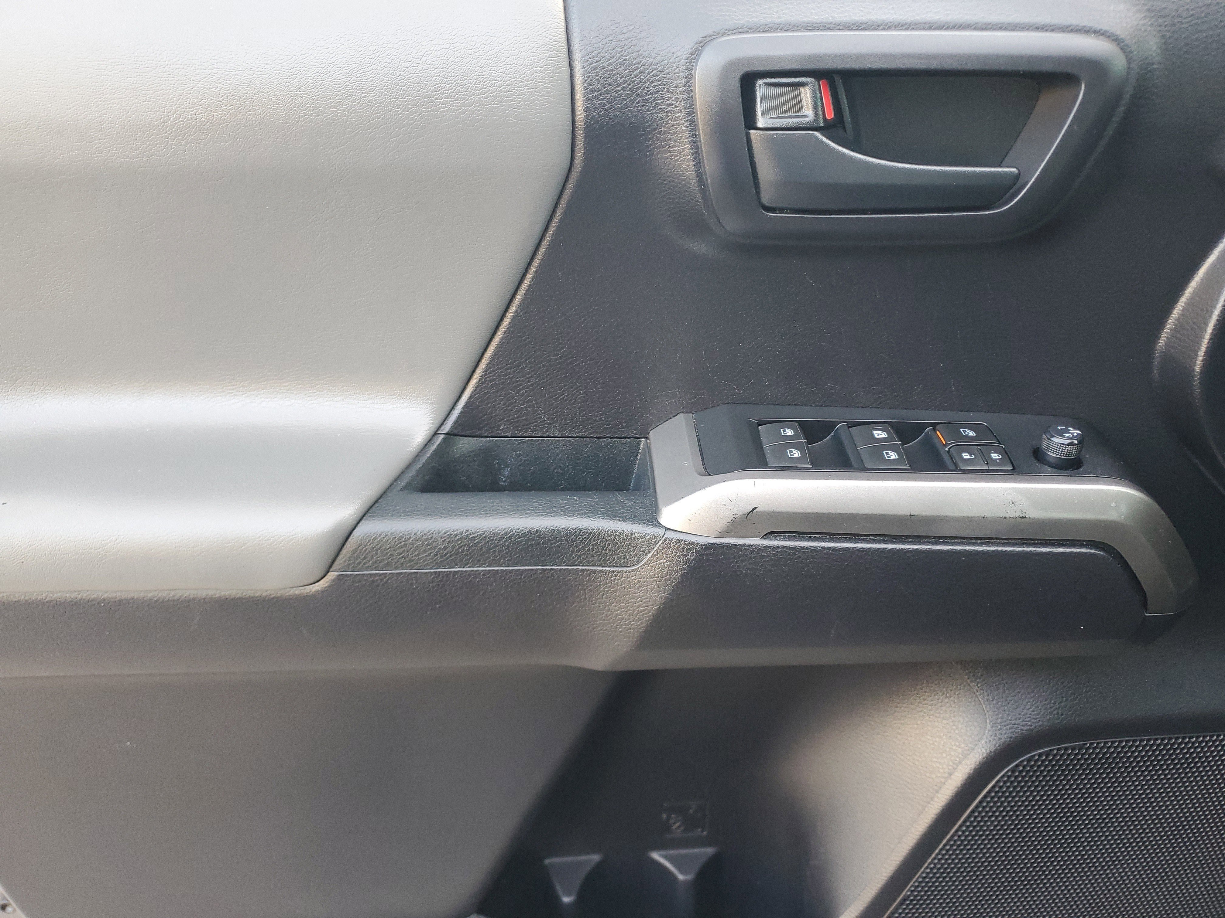 Used 2021 Toyota Tacoma SR5 image 17