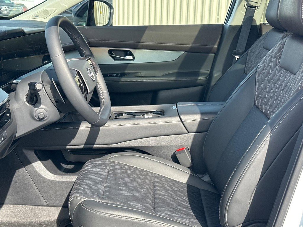 Used 2025 Nissan Murano Platinum image 19