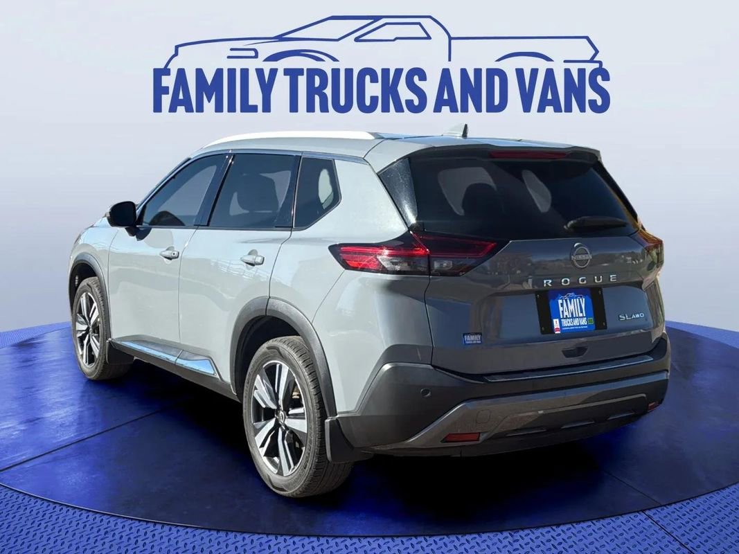 Used 2022 Nissan Rogue SL image 3