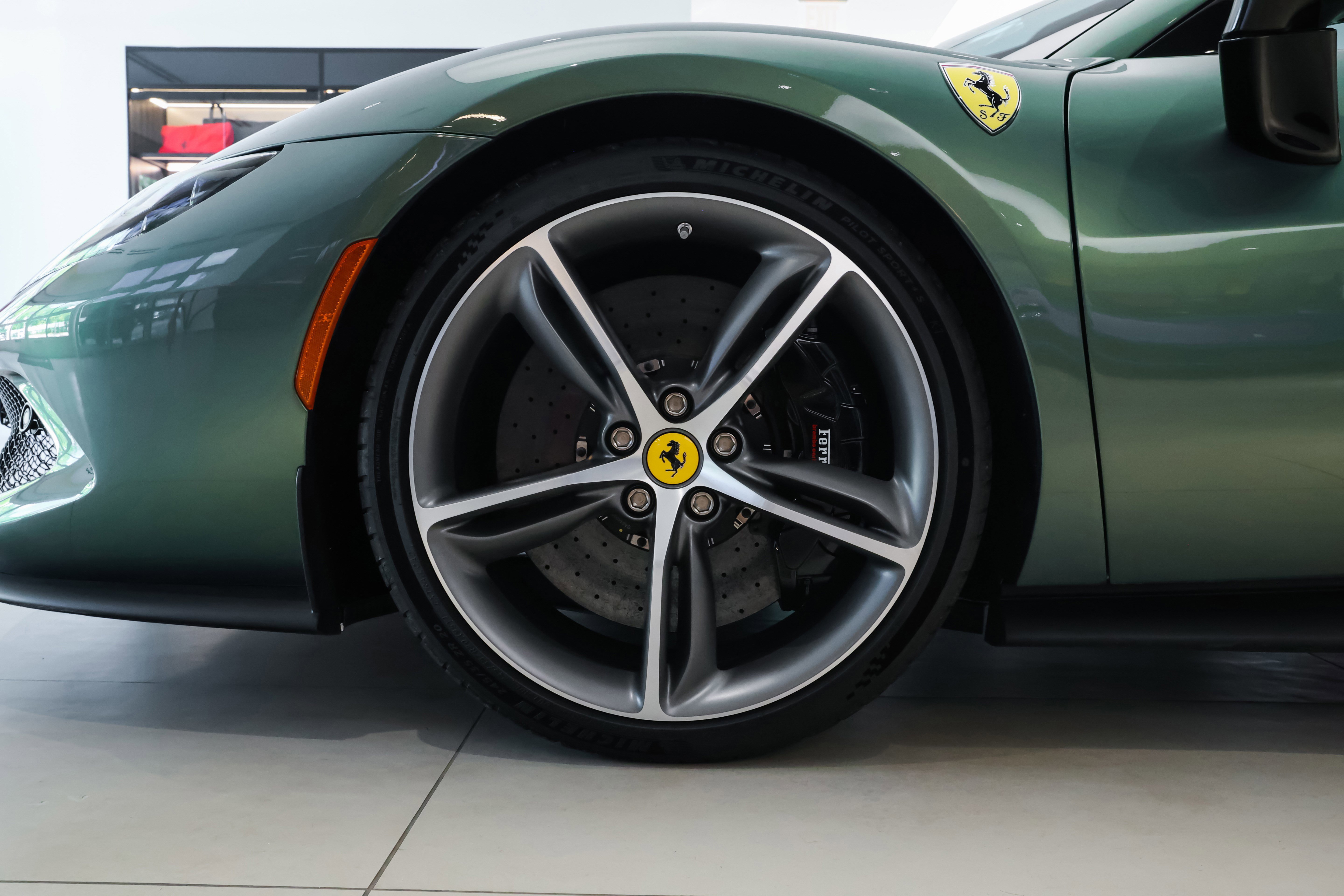 Used 2023 Ferrari 296 GTS RWD image 34