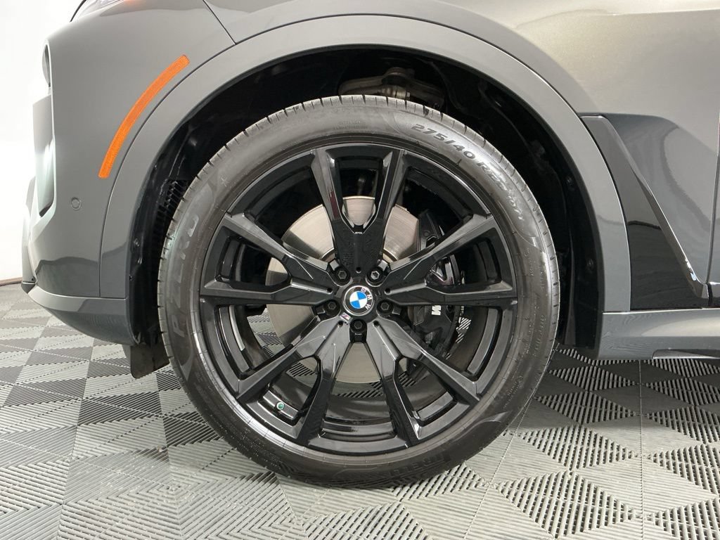Certified 2025 BMW X7 M60i AWD/4WD image 38
