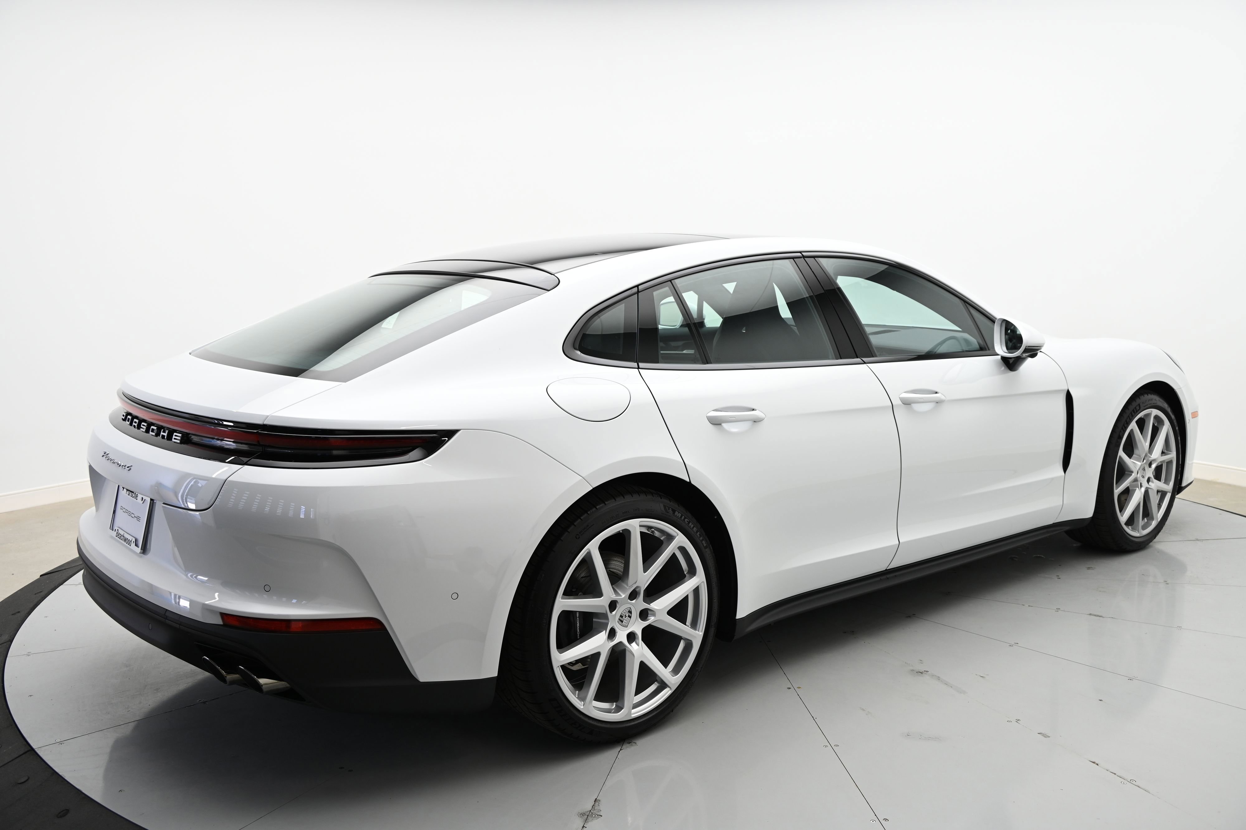 Used 2024 Porsche Panamera 4 image 7