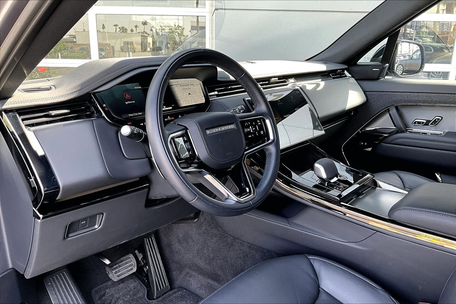 Used 2025 Land Rover Range Rover Sport image 14