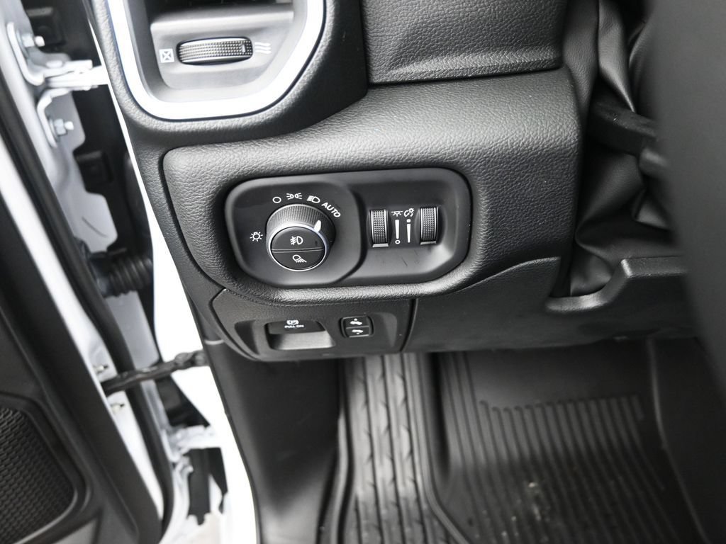 New 2026 RAM 1500 Big Horn AWD/4WD image 33