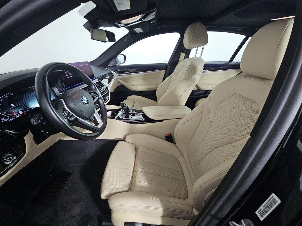 Used 2022 BMW 530i xDrive w/ Premium Package image 7