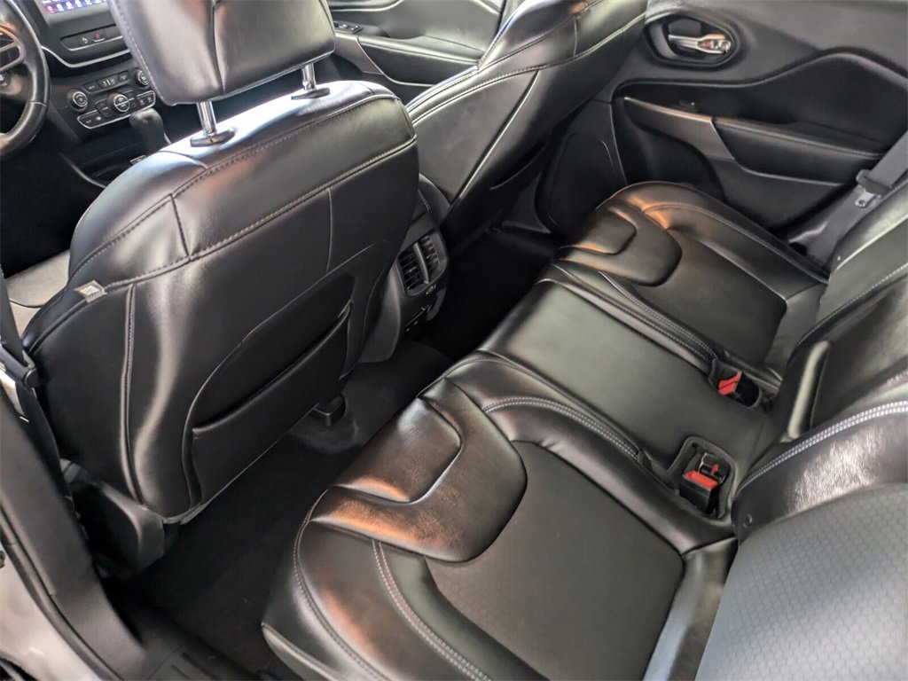 Used 2019 Jeep Cherokee Latitude Plus w/ Comfort/Convenience Group image 15