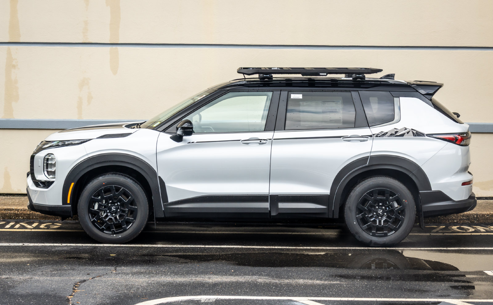 New 2026 Mitsubishi Outlander AWD image 4