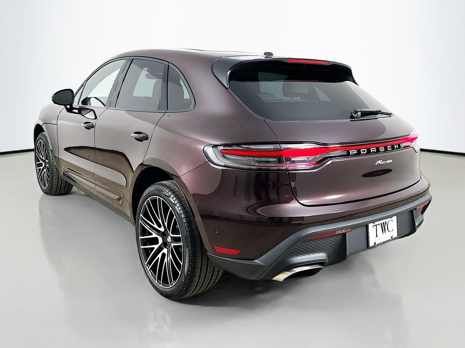 New 2026 Porsche Macan AWD/4WD image 7