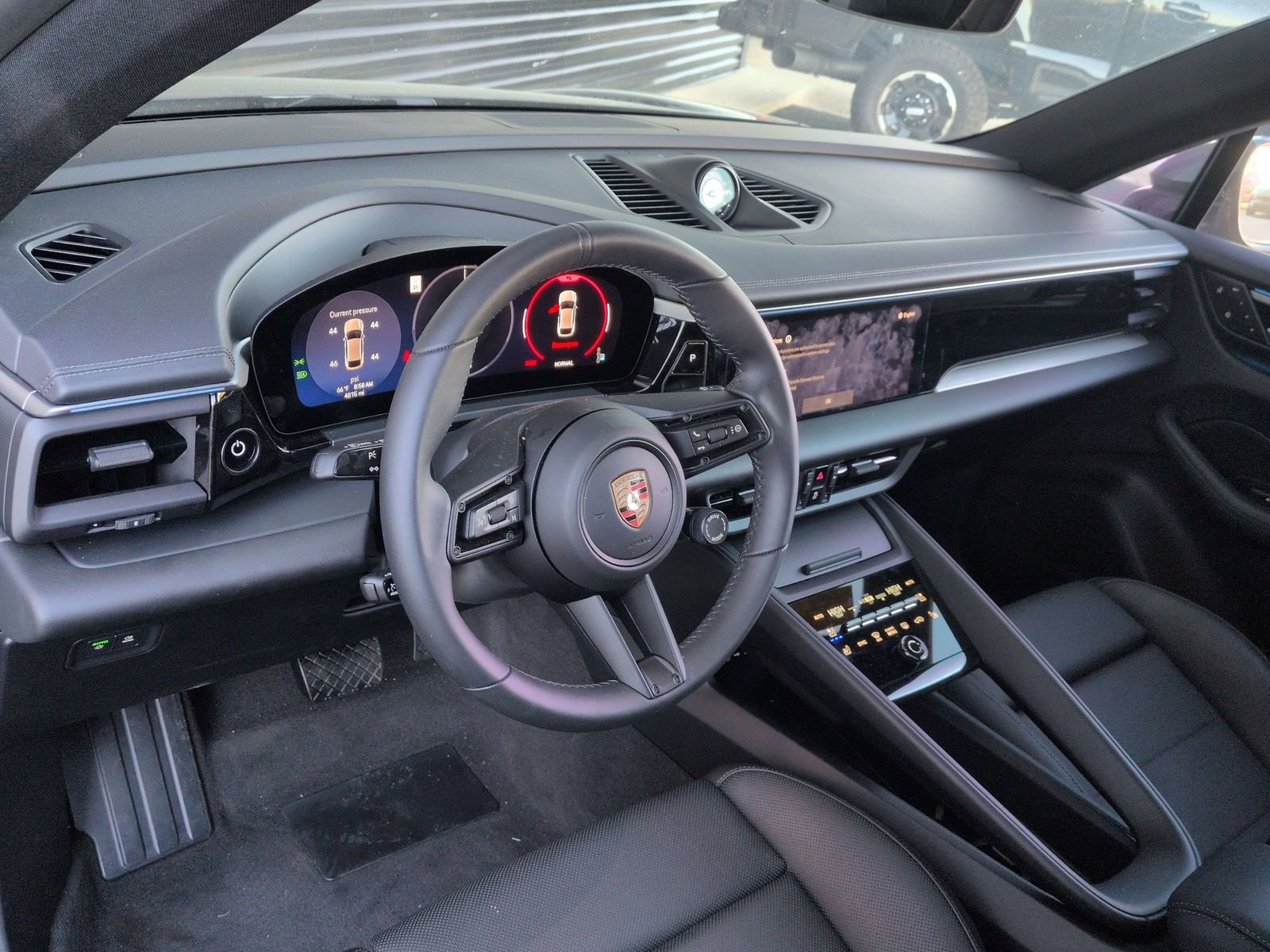 Certified 2025 Porsche Macan 4 Electric image 4