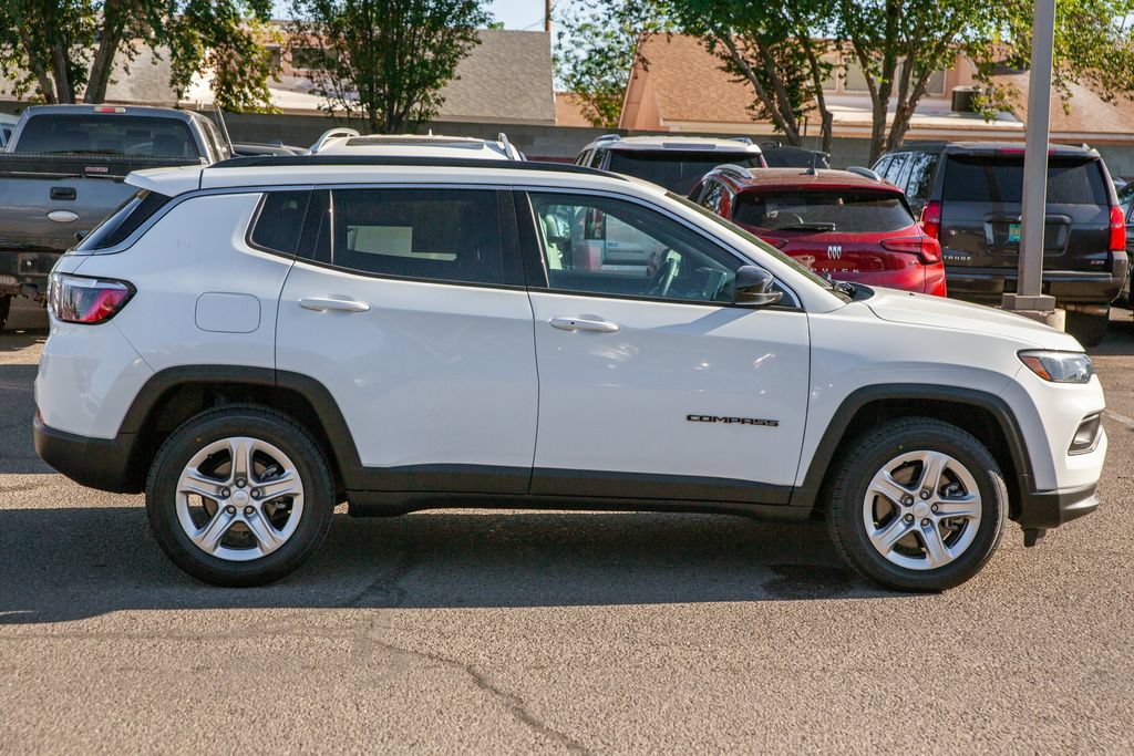 Used 2023 Jeep Compass Latitude AWD/4WD image 4