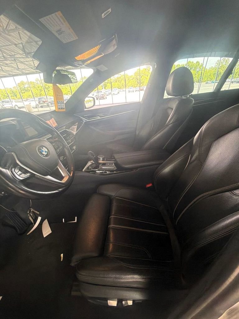 Used 2018 BMW 540i RWD image 16