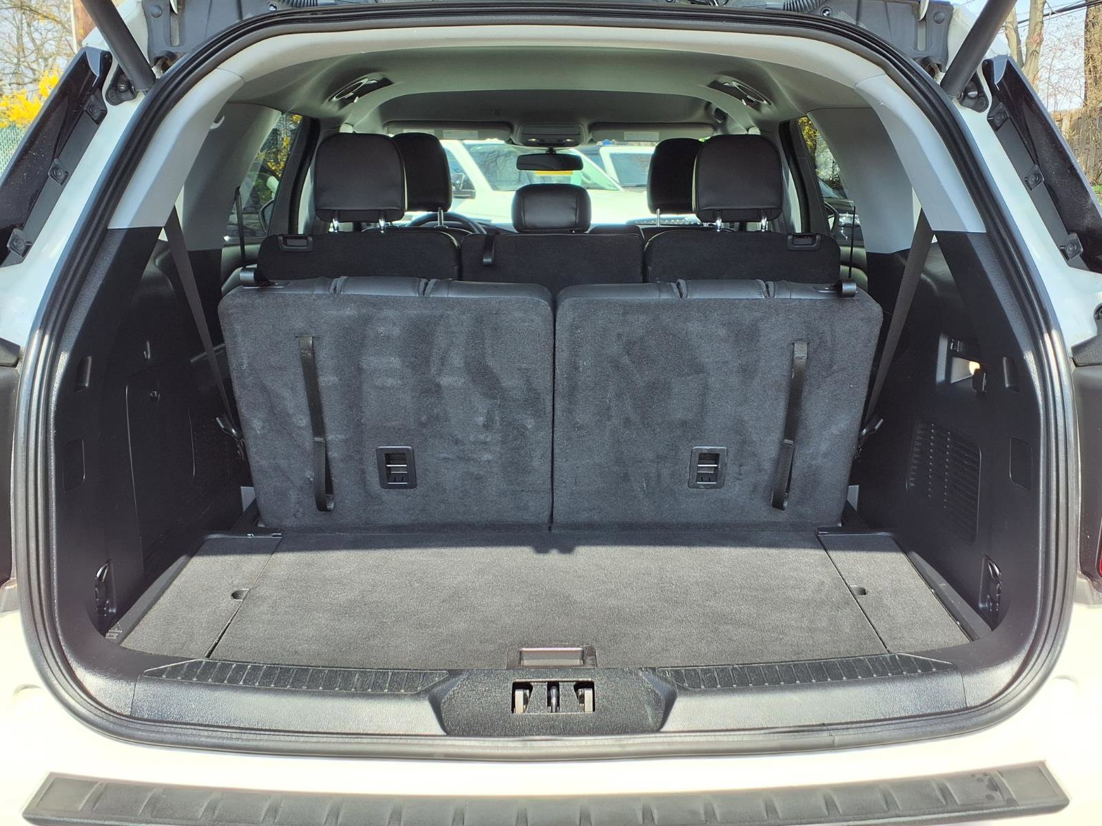 Certified 2022 Ford Explorer XLT w/ Equipment Group 202A image 18