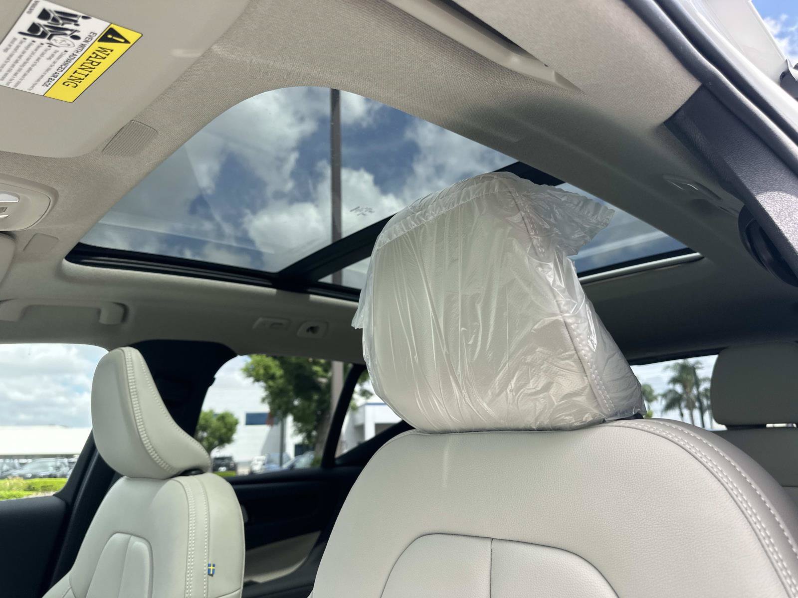 New 2026 Volvo XC40 B5 Plus w/ Protection Package Premier AWD/4WD image 24