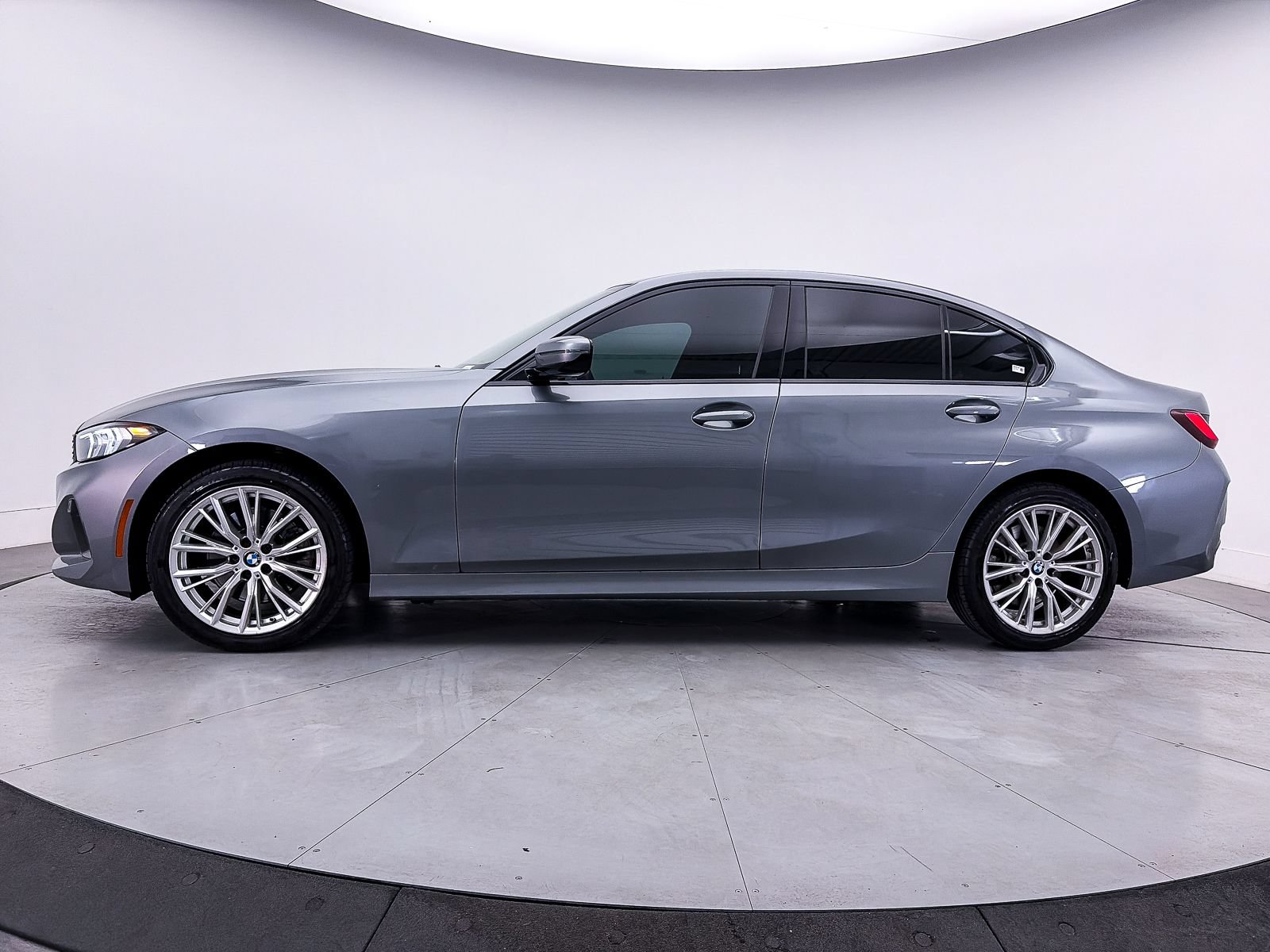 Used 2023 BMW 330i xDrive Sedan w/ Driving Assistance Package AWD/4WD image 41