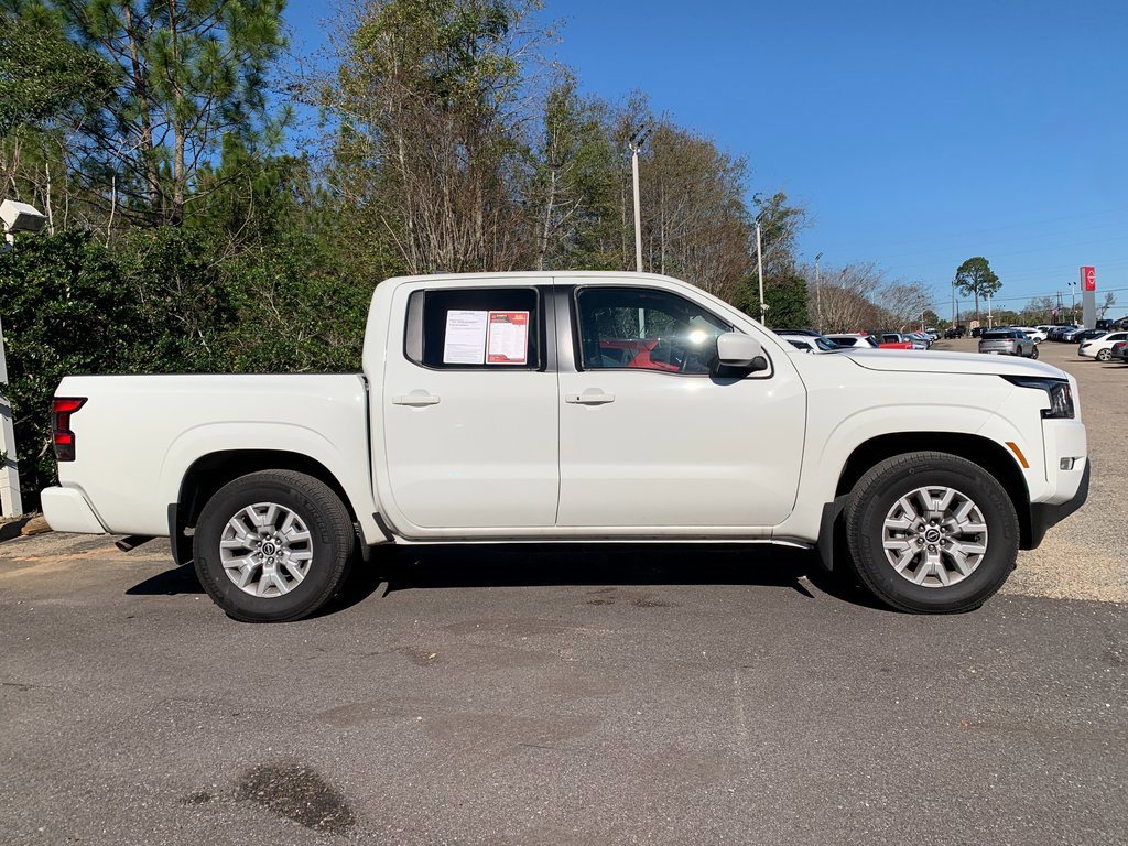 Used 2024 Nissan Frontier SV w/ SV Convenience Package image 2