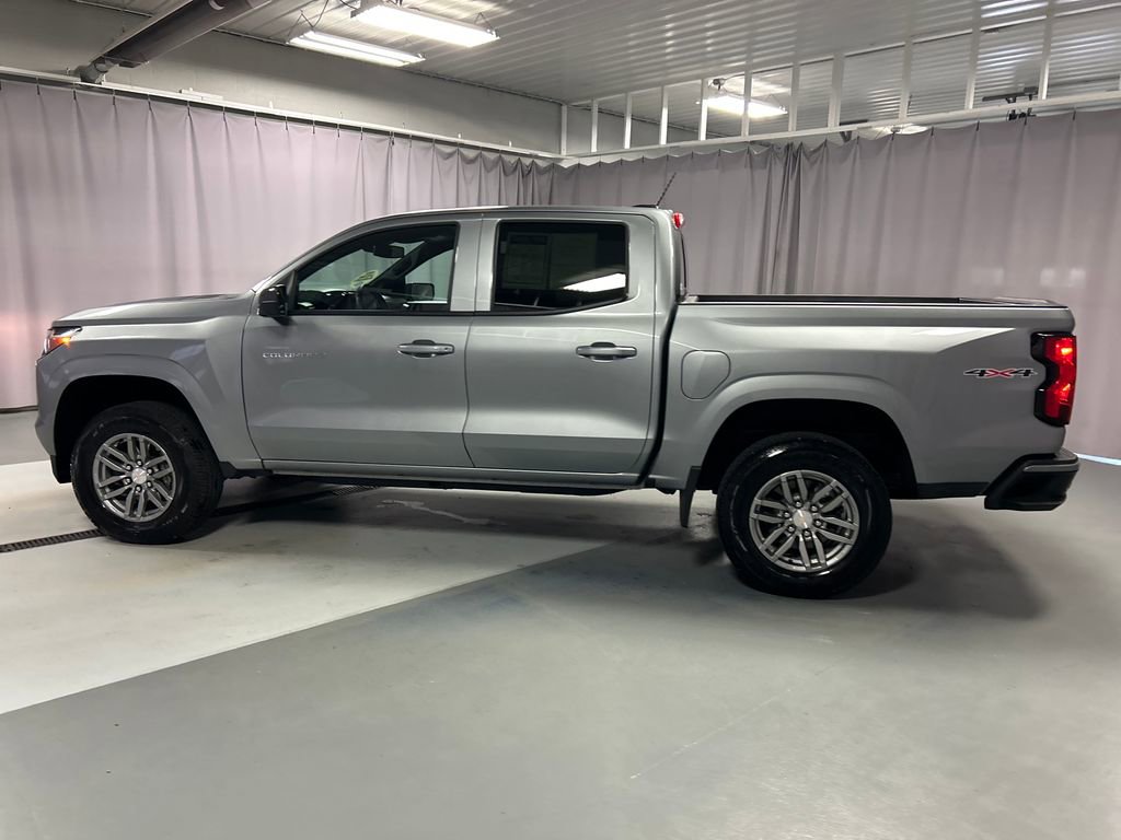 Used 2025 Chevrolet Colorado LT w/ Advanced Trailering Package AWD/4WD image 4