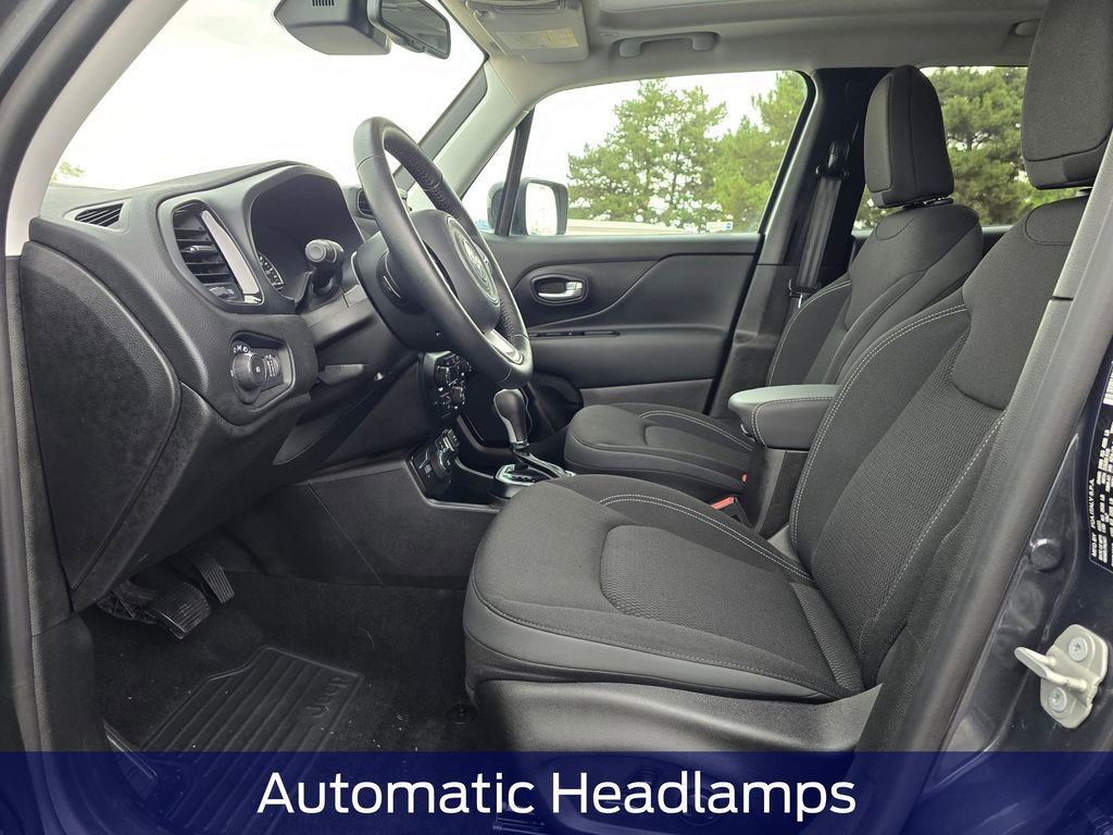 Used 2023 Jeep Renegade Altitude w/ Sun/Sound Group AWD/4WD image 11