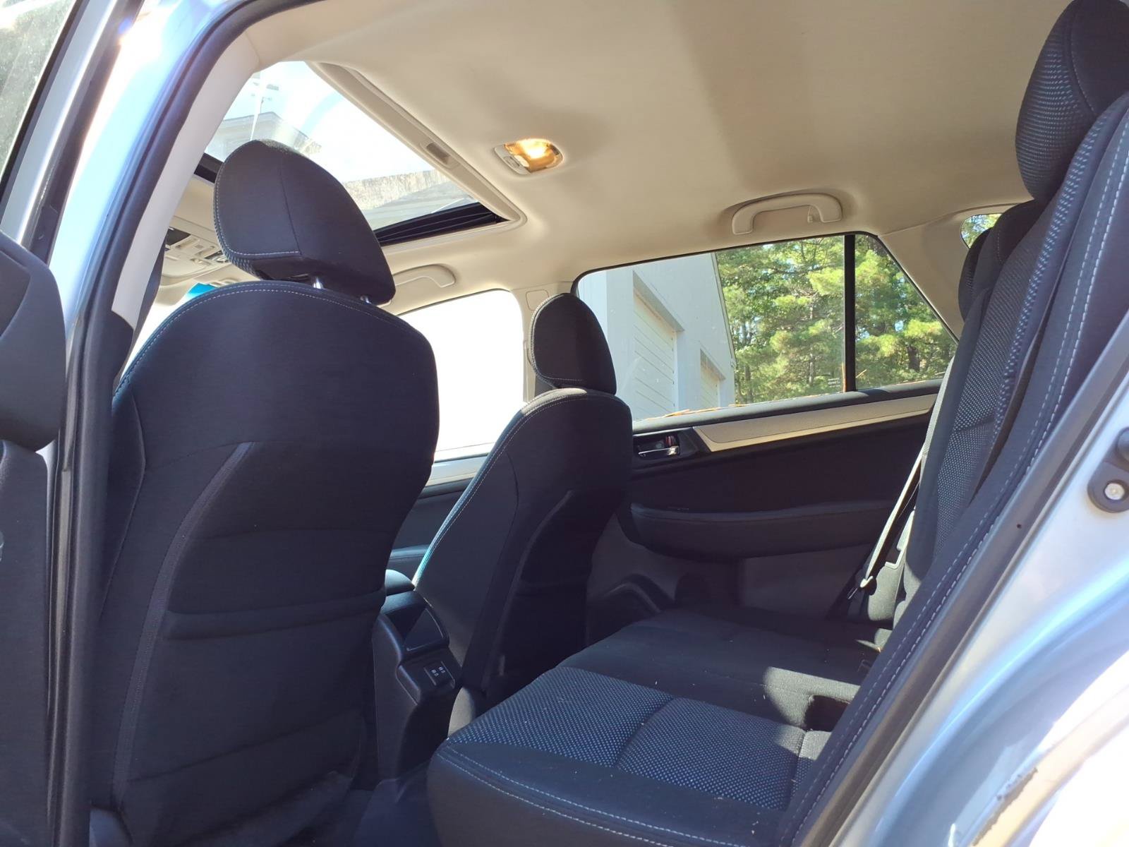 Used 2019 Subaru Outback 2.5i Premium AWD/4WD image 8