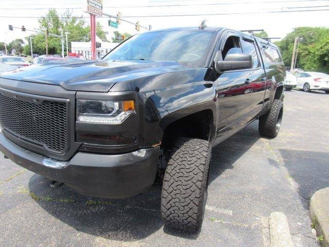 Used 2018 Chevrolet Silverado 1500 LT AWD/4WD image 2
