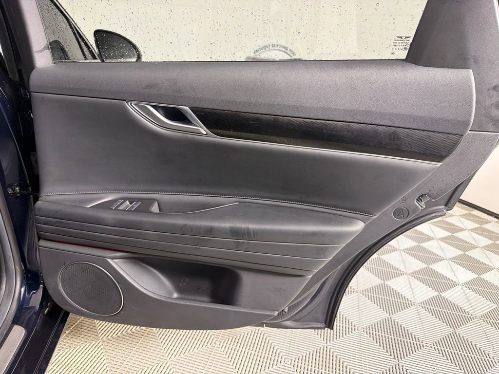 Used 2025 Genesis G80 2.5T AWD/4WD image 17