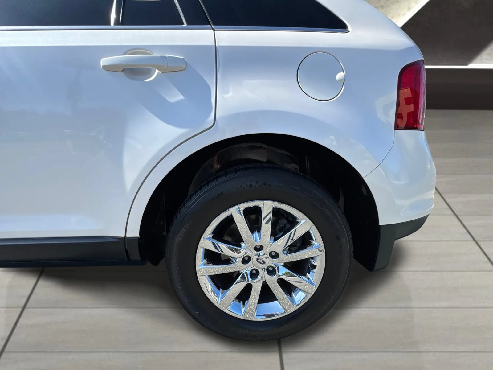 Used 2011 Ford Edge Limited w/ Driver Entry Pkg FWD image 12