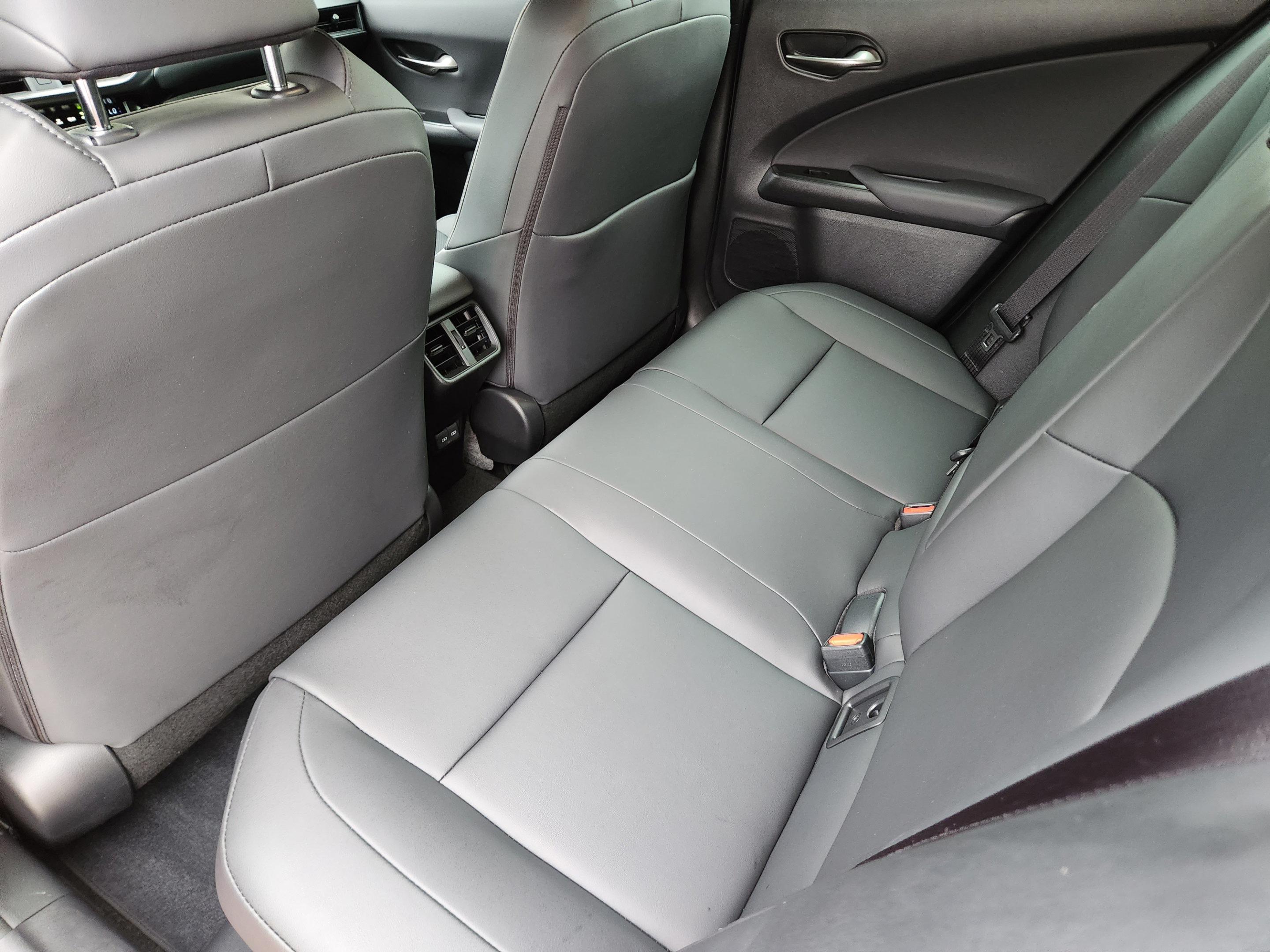 Used 2025 Lexus UX 300h FWD w/ Accessory Package (Z1) image 27