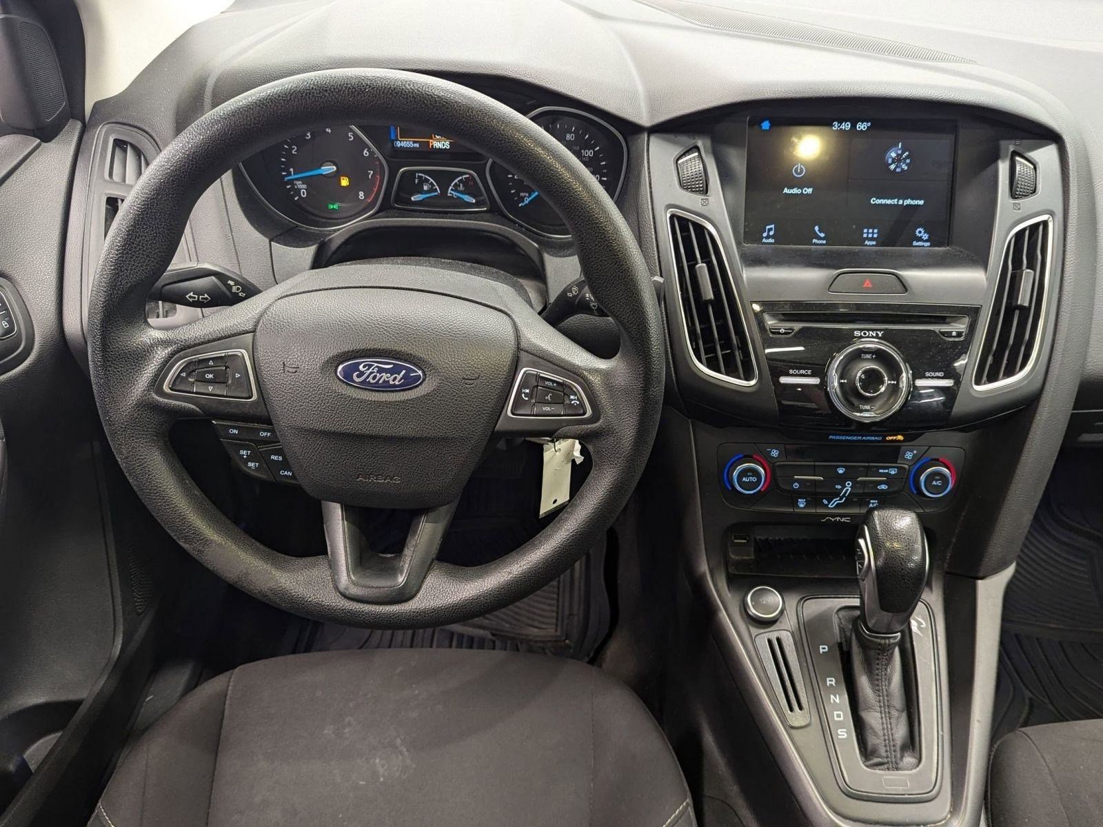 Used 2017 Ford Focus SEL image 18